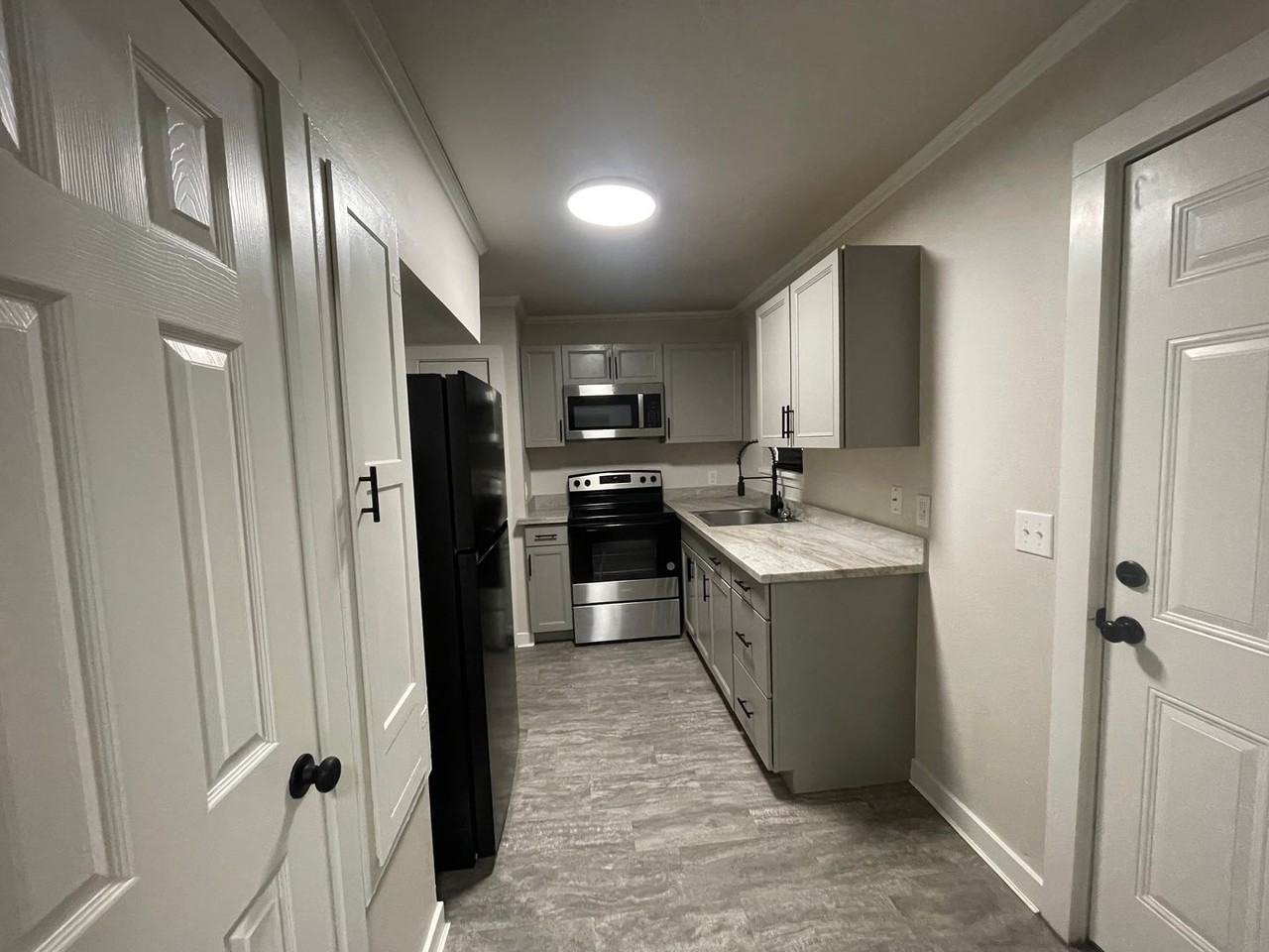 362 Boulevard St - Photo 4 of 10