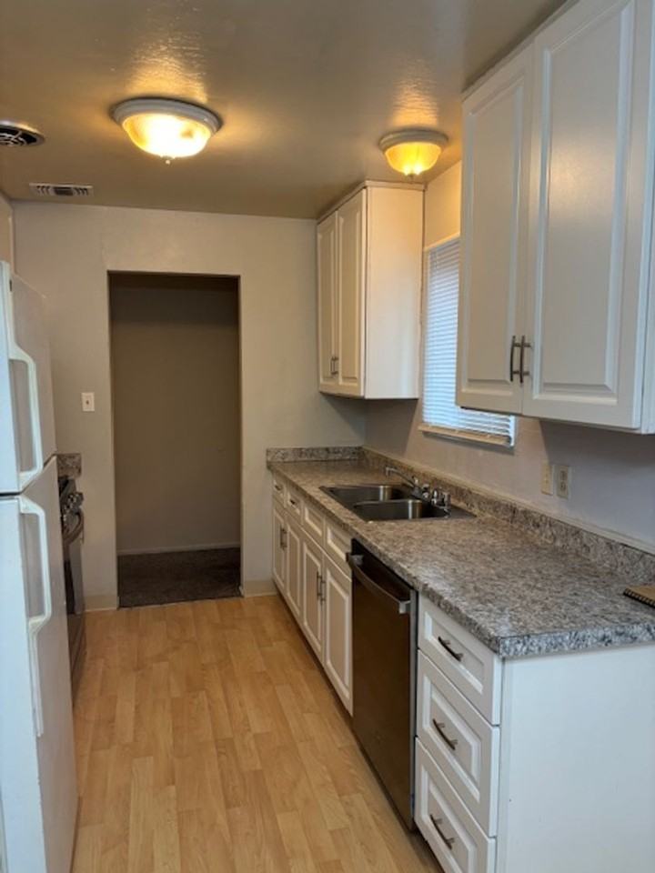 4830 Kitty Hawk St - Photo 5 of 12