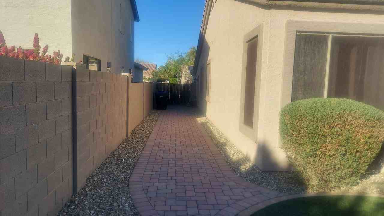 1903 E Jade Pl - Photo 3 of 21