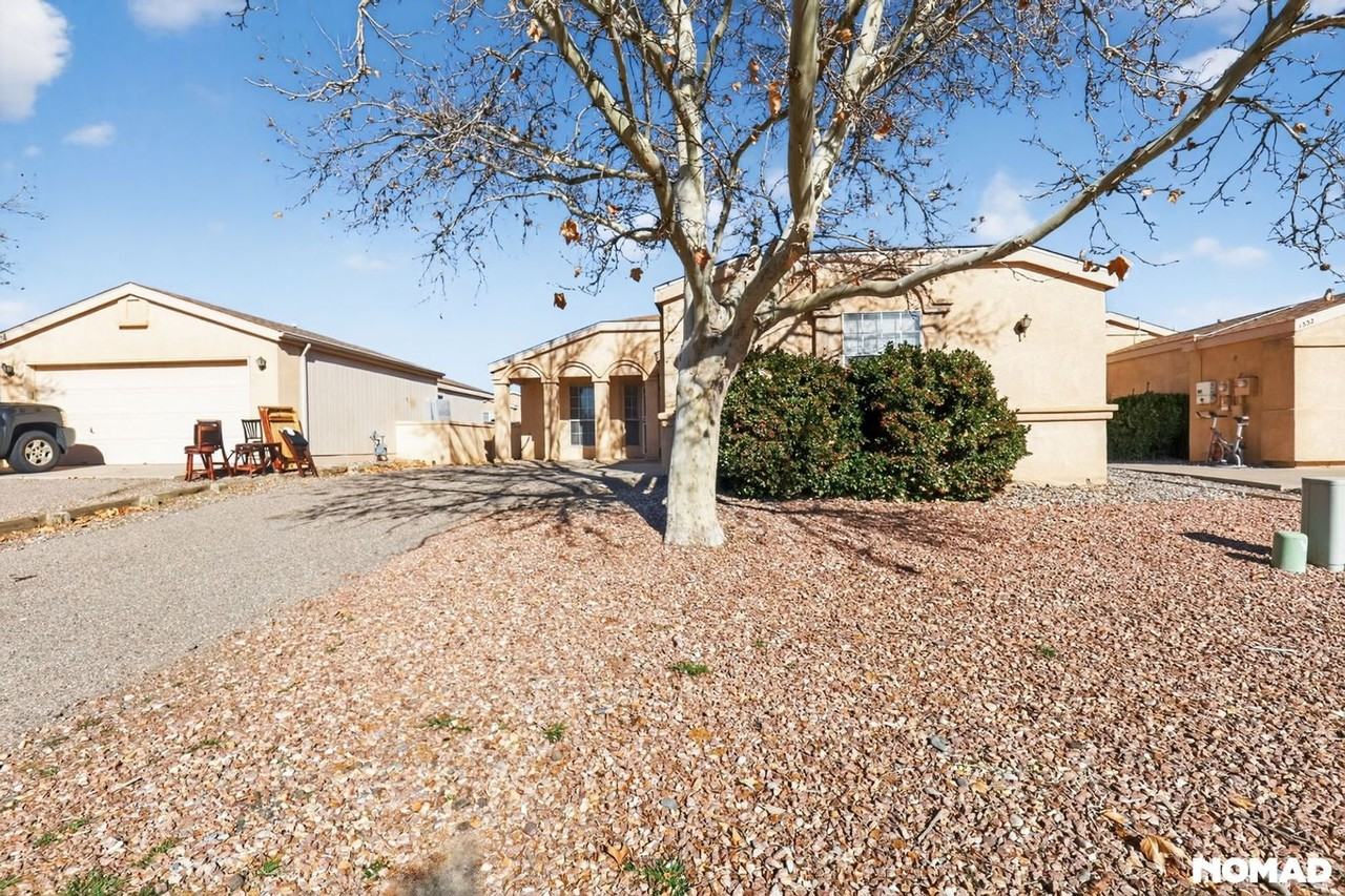 1328 Rebecca Rd Ne - Photo 2 of 36