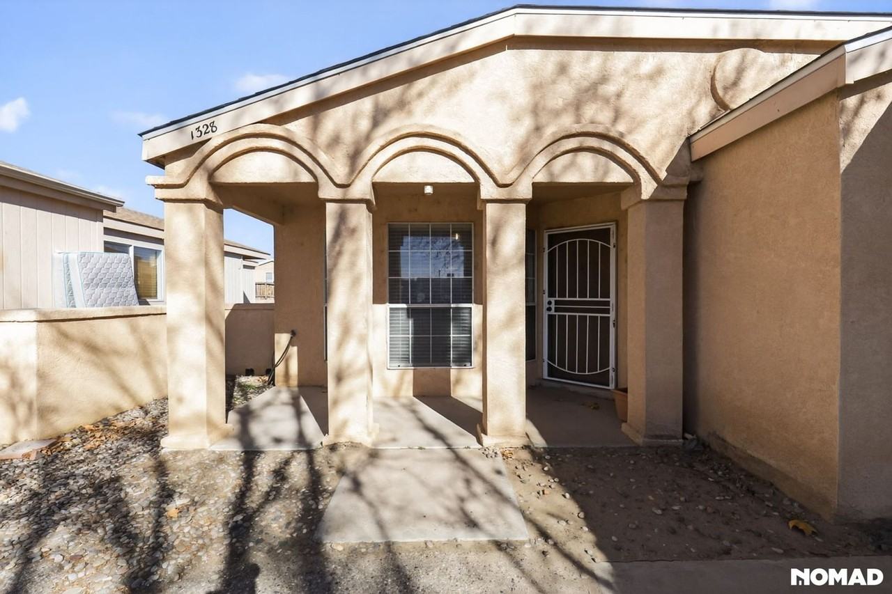 1328 Rebecca Rd Ne - Photo 3 of 36