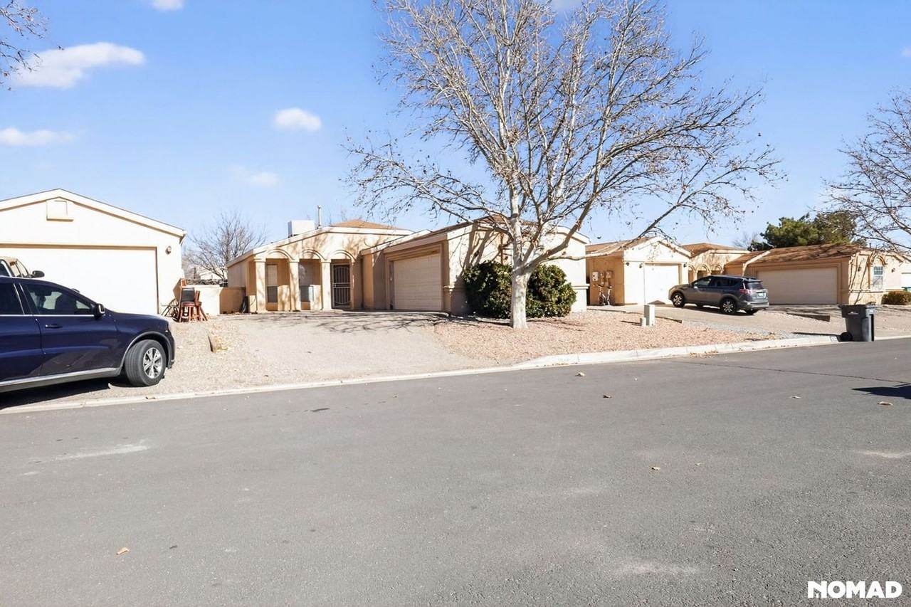 1328 Rebecca Rd Ne - Photo 5 of 36