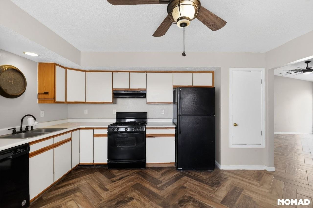 1328 Rebecca Rd Ne - Photo 5 of 36