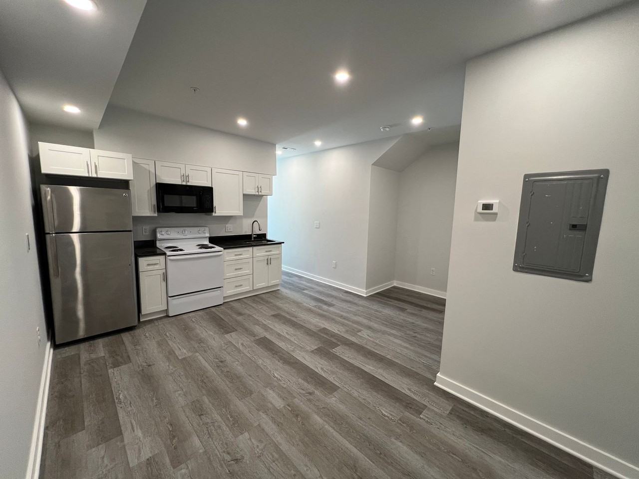 1516 18th St SE - Photo 4 of 23