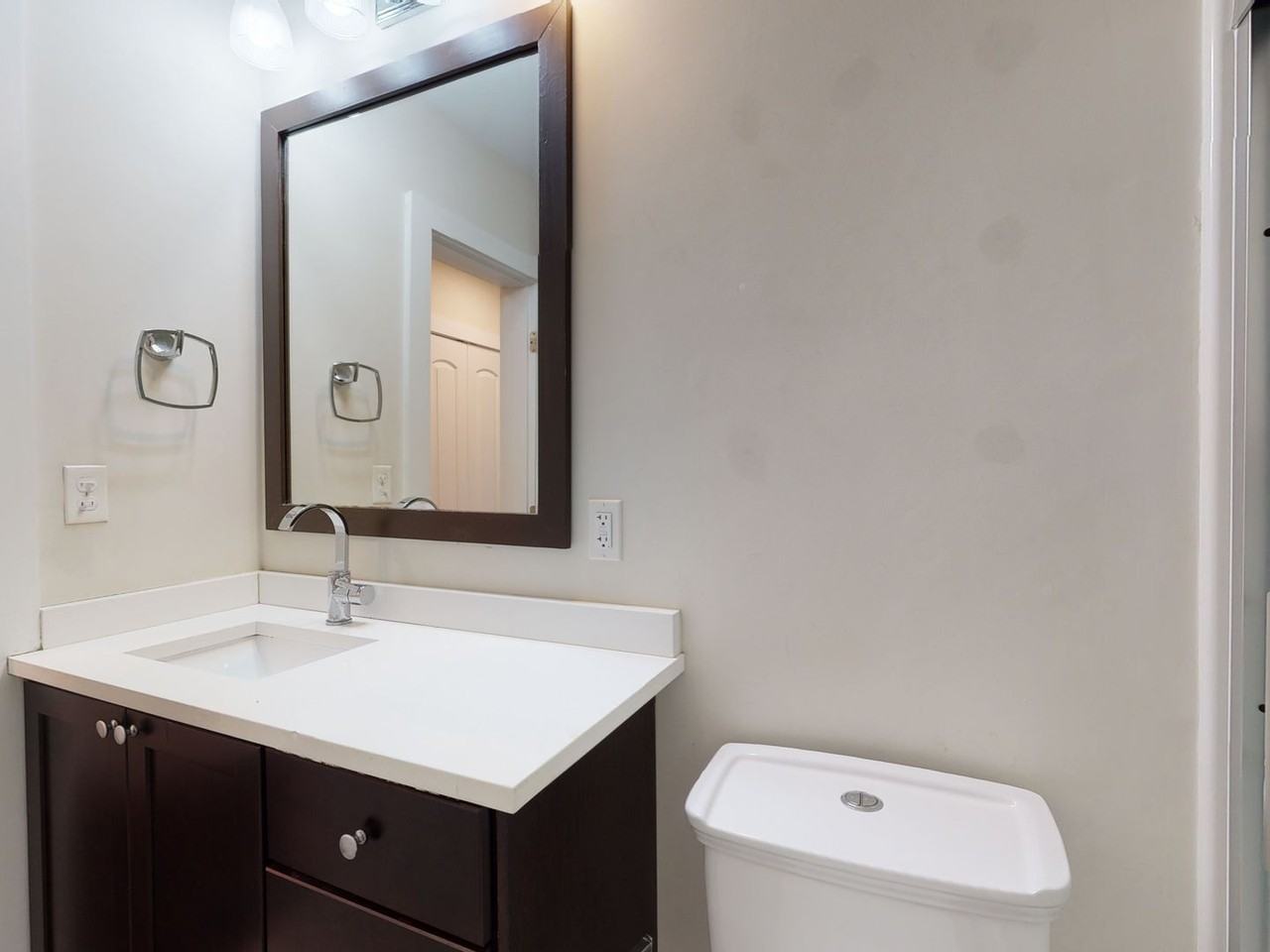 837 Parker St - Photo 6 of 18