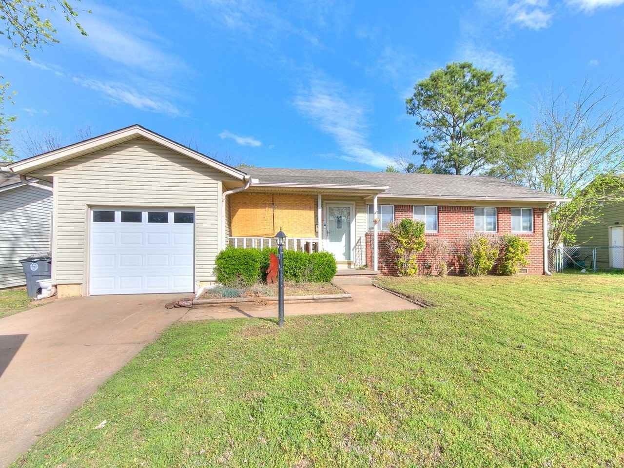 2713 S Norwood Ave - Photo 2 of 19