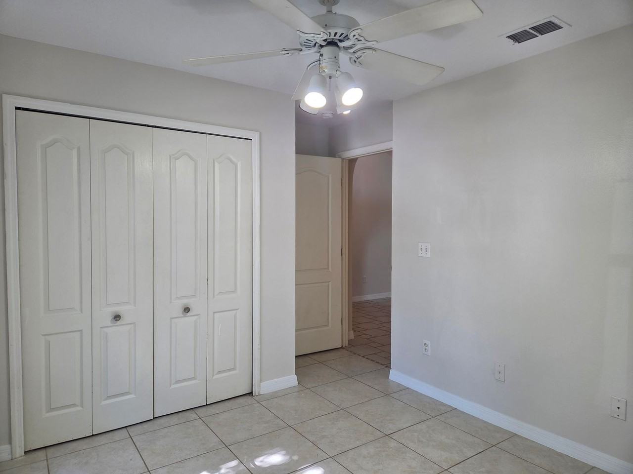 614 Villa Ct - Photo 4 of 19