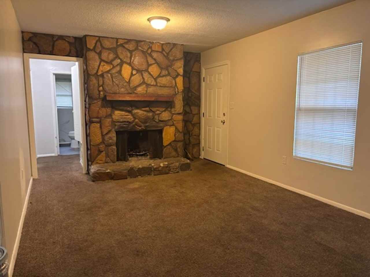 3764 Camilla Dr - Photo 4 of 9