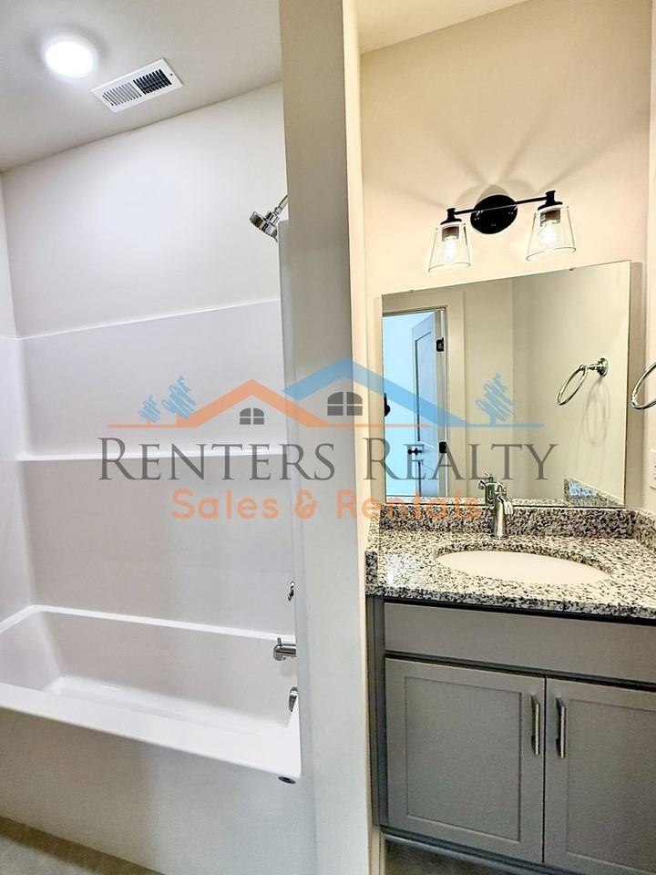 3611 8th Ave Sw #A - Photo 4 of 31