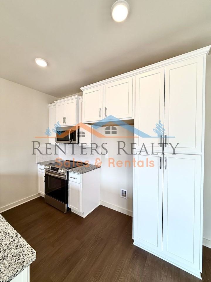 3611 8th Ave Sw #A - Photo 6 of 31