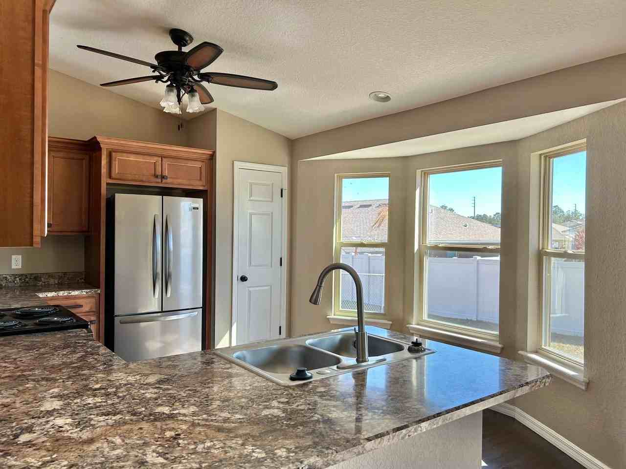 648 W Marguerita Dr - Photo 5 of 17