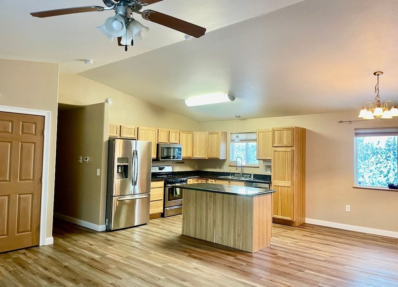 9740 W Kaylynn Cir - Photo 4 of 23