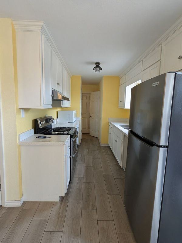 2504 Eagle Ave - Photo 3 of 4