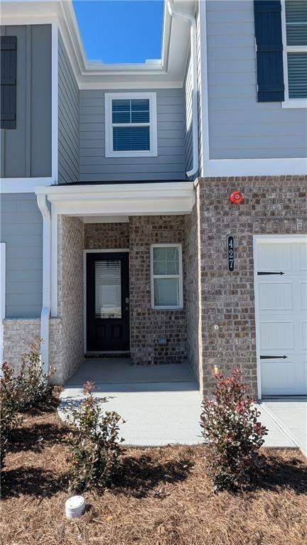 427 Lanier Cir - Photo 3 of 50