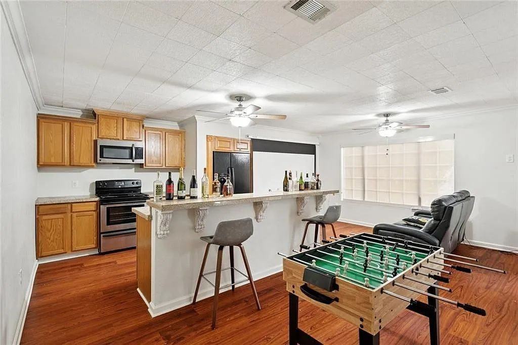 1637 Shylock Dr - Photo 4 of 24