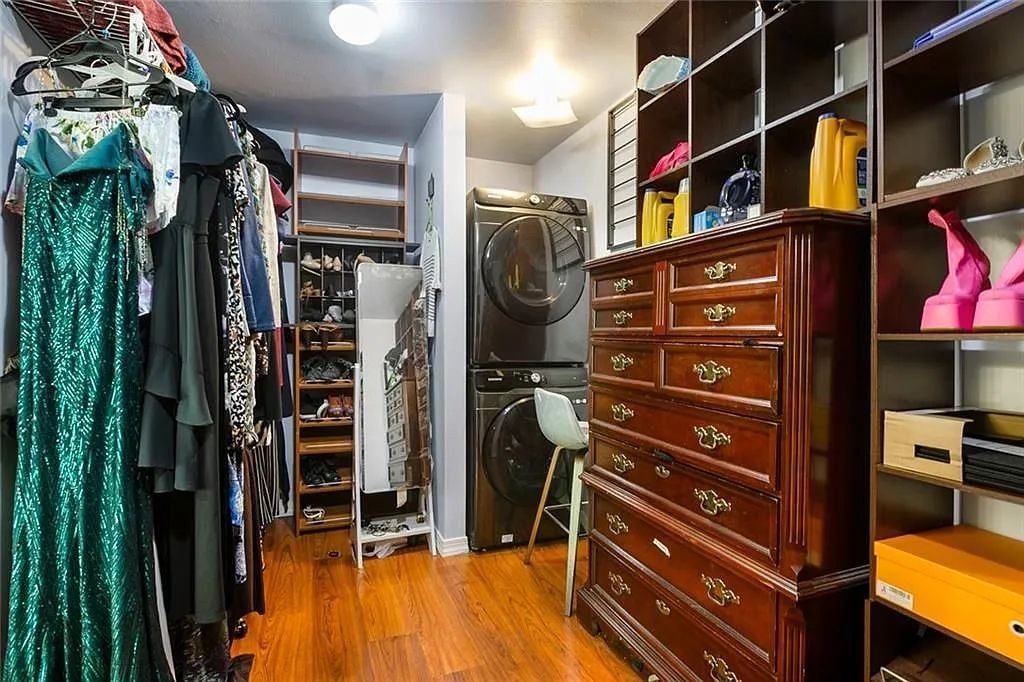 1637 Shylock Dr - Photo 5 of 24