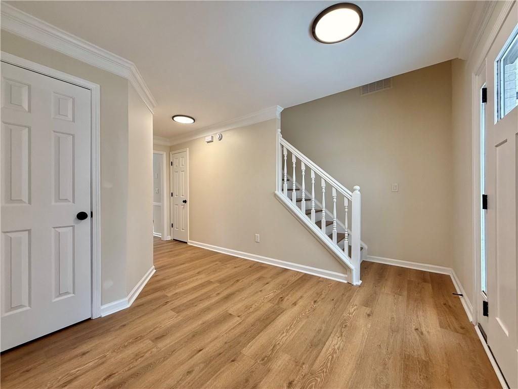 3969 Leeward Ct - Photo 3 of 46