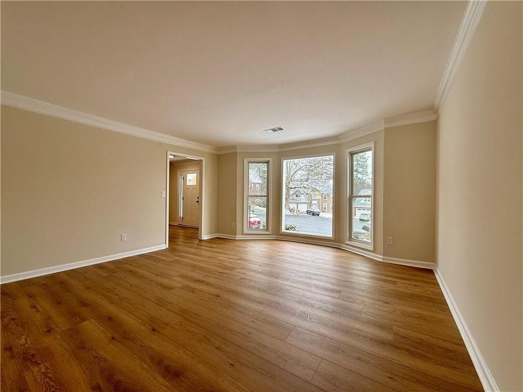 3969 Leeward Ct - Photo 7 of 46