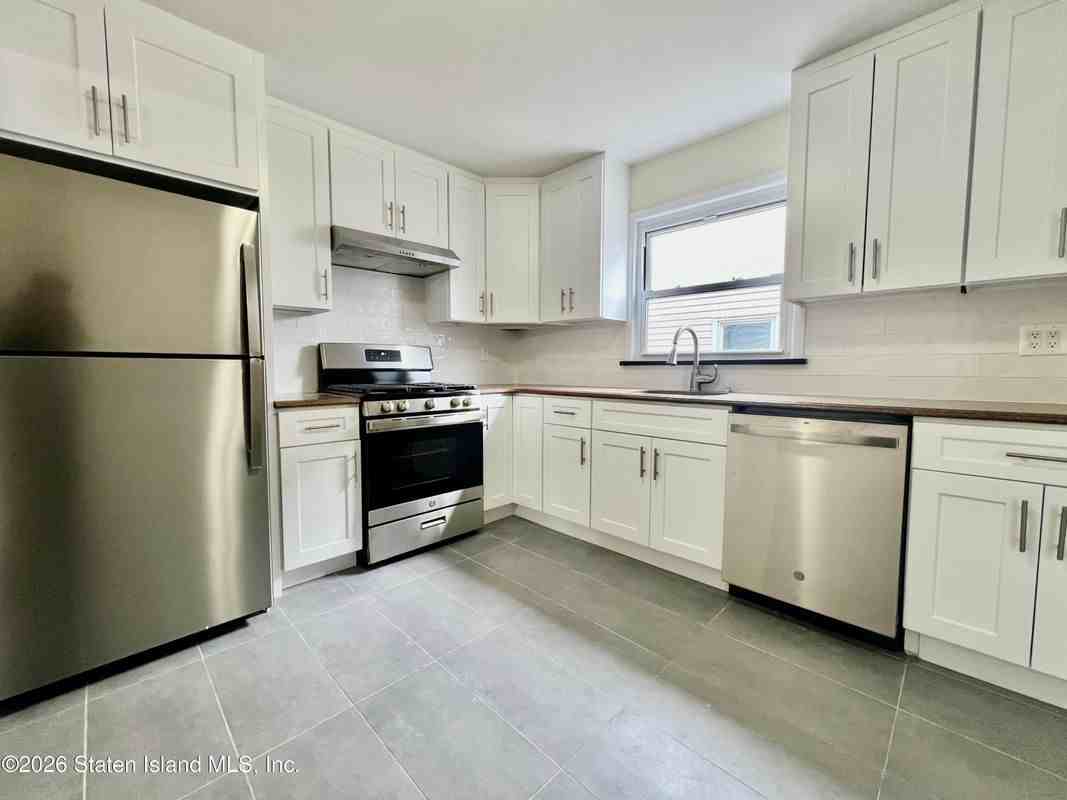 567 Armstrong Ave ##1 - Photo 3 of 23