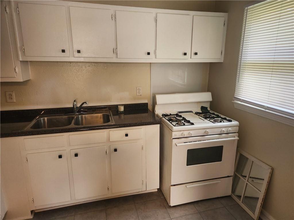 1304 Athey Rd - Photo 2 of 3