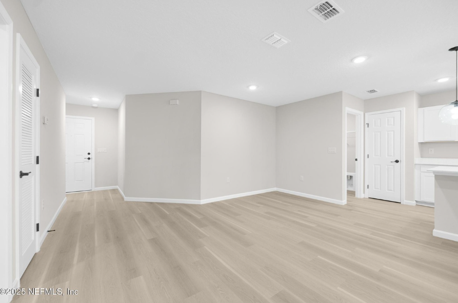 2044 Holcroft Dr - Photo 6 of 20