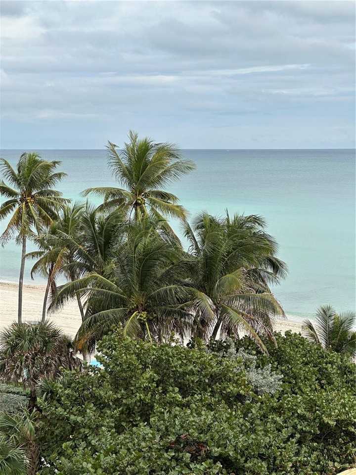 Center St #2501-507 - Photo 3 of 16