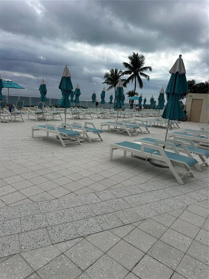 Center St #2501-507 - Photo 4 of 16