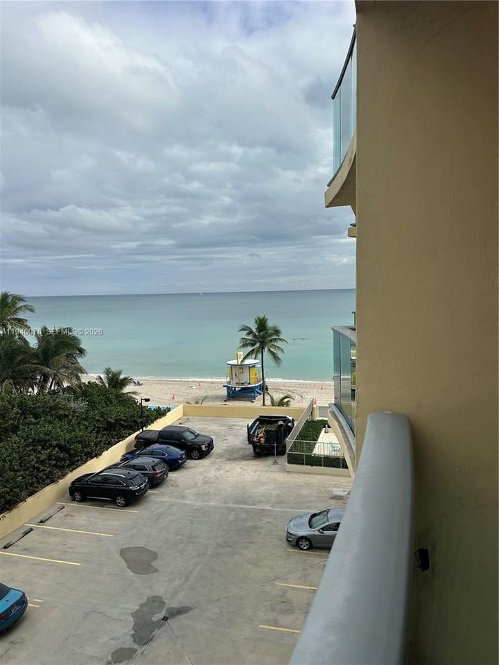 Center St #2501-507 - Photo 5 of 16