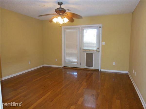 101 Lakeview Point - Photo 2 of 12