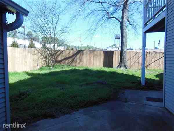 101 Lakeview Point - Photo 3 of 12