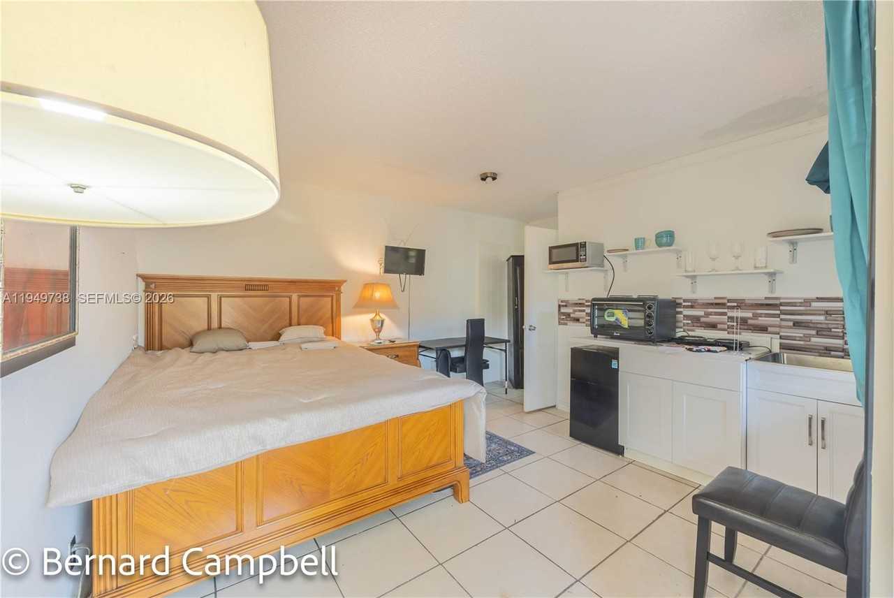 129 Se 5th St #129-14 - Photo 6 of 32