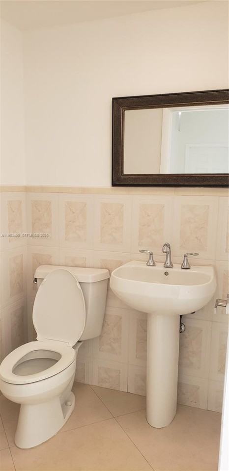 11242 Sw 62nd Ln - Photo 2 of 50