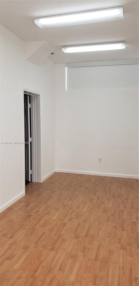 11242 Sw 62nd Ln - Photo 3 of 50