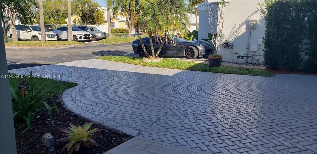 11242 Sw 62nd Ln - Photo 4 of 50