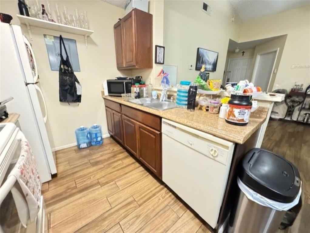 2565 Grassy Point Dr #2565-203 - Photo 5 of 27