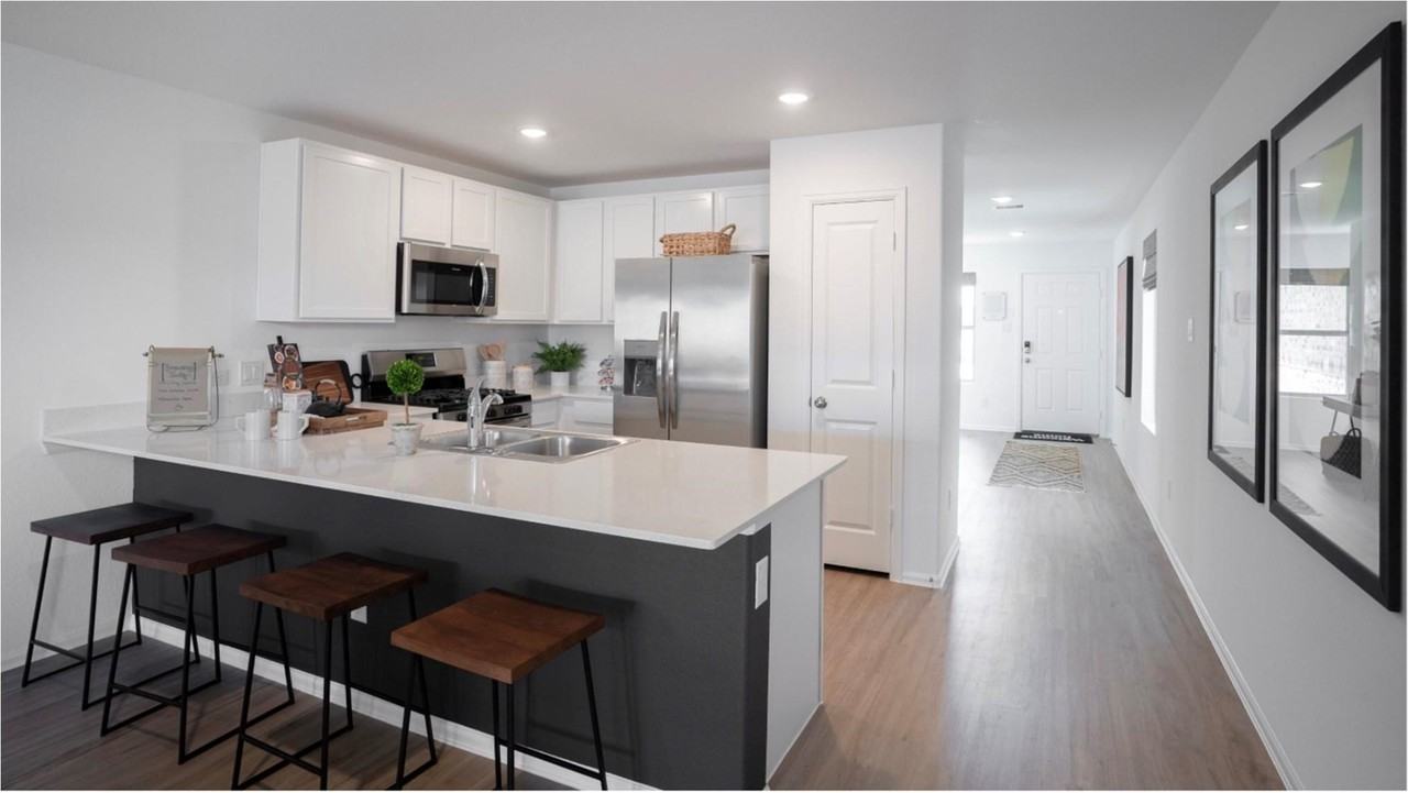 12039 Rockview Dr #12039 - Photo 5 of 17