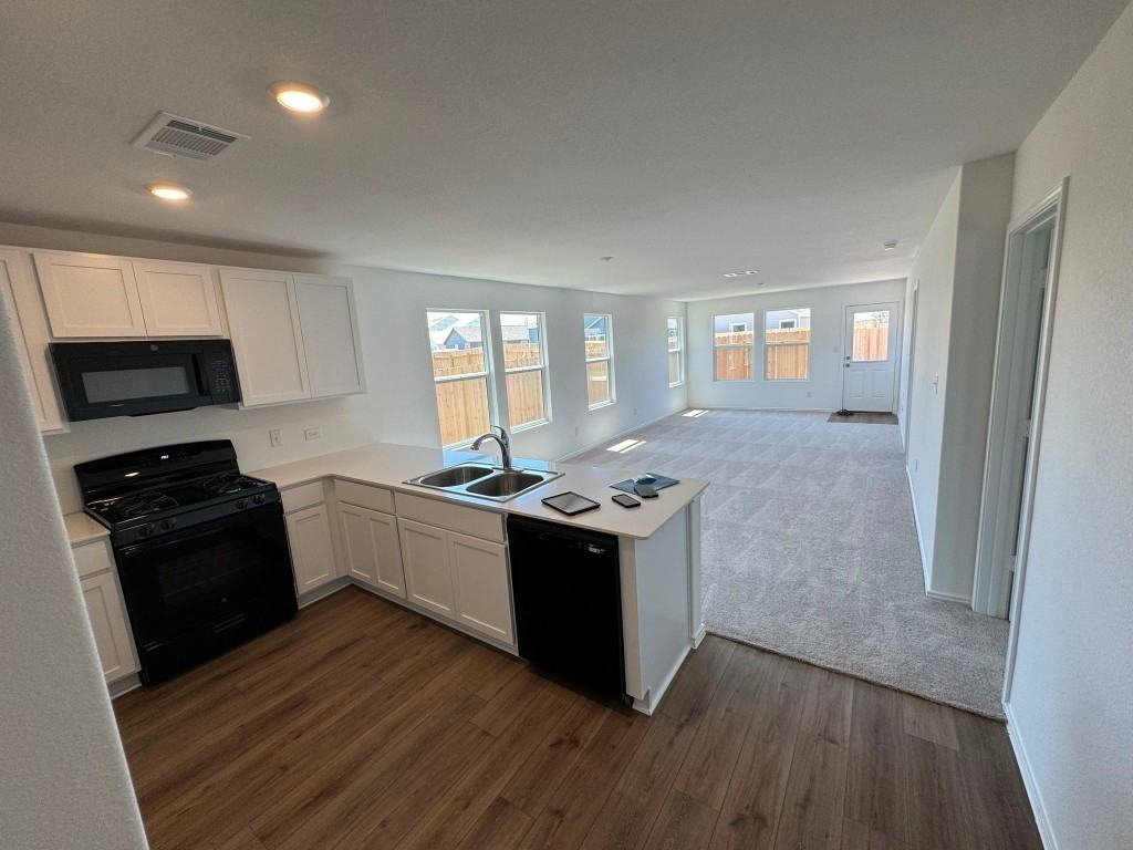 134 Avre Loop #134 - Photo 2 of 9