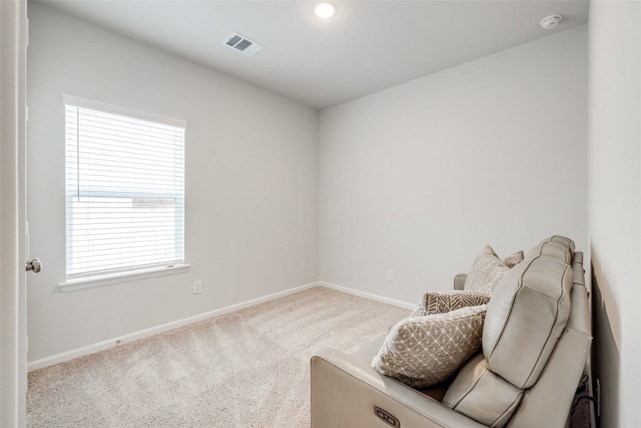 8026 Peppercorn St #8026 - Photo 5 of 31