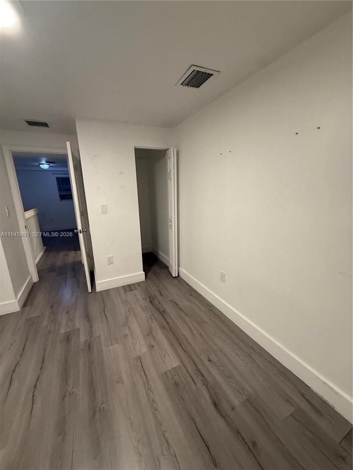 821 Sw 2nd St #821-6 - Photo 3 of 18