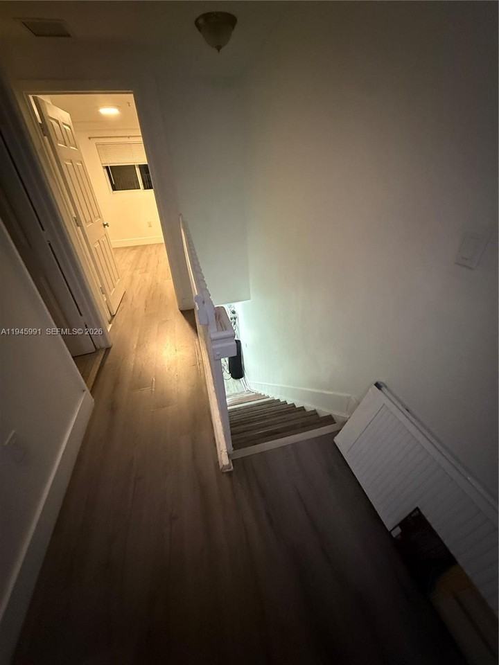 821 Sw 2nd St #821-6 - Photo 7 of 18