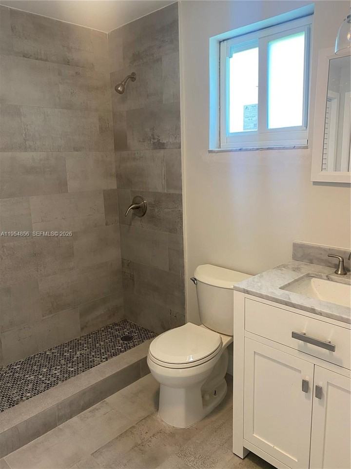 9435 Sw 39th St #9435-9435 - Photo 2 of 8