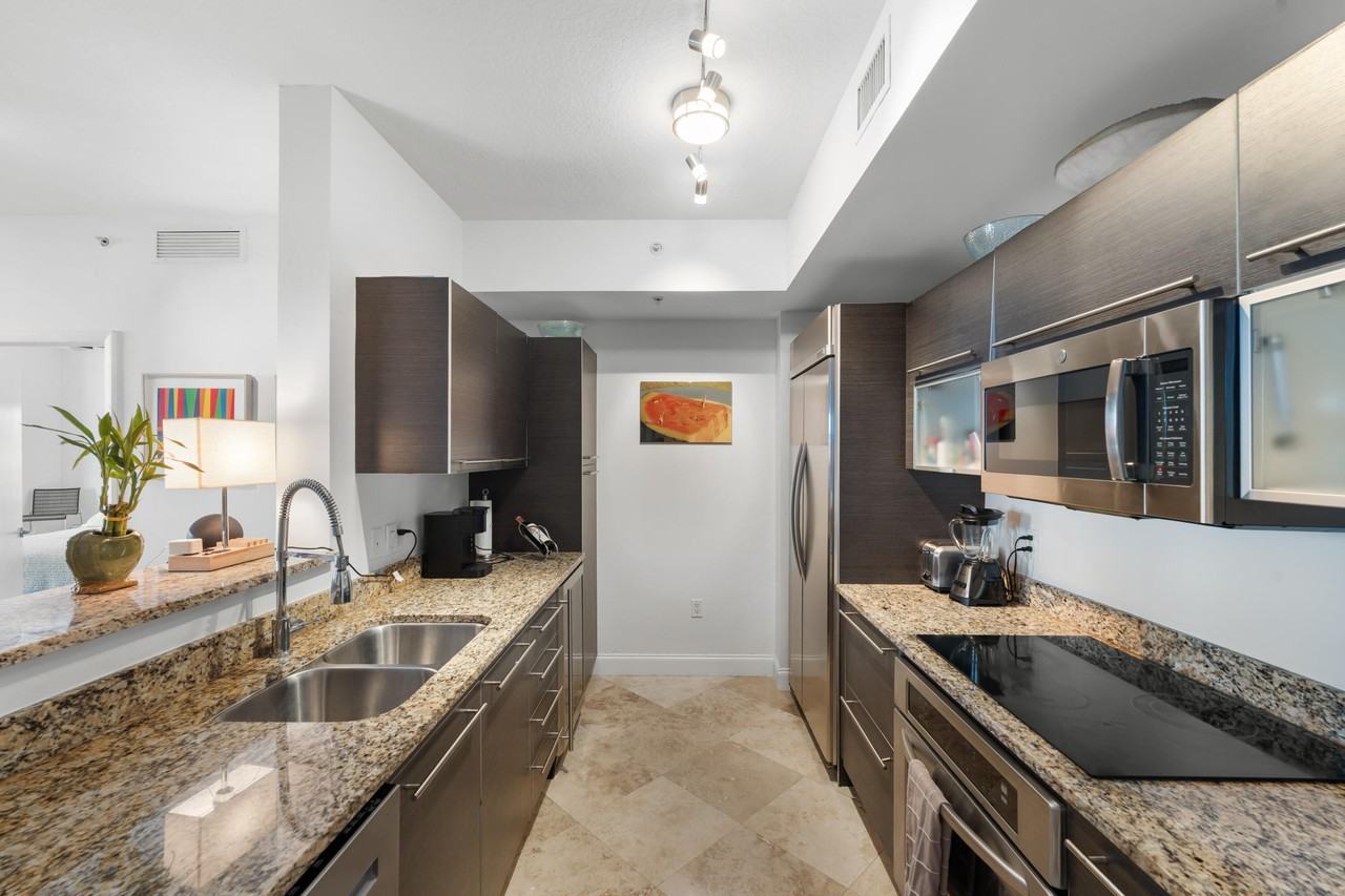 550 Okeechobee Blvd #550-1407 - Photo 2 of 27