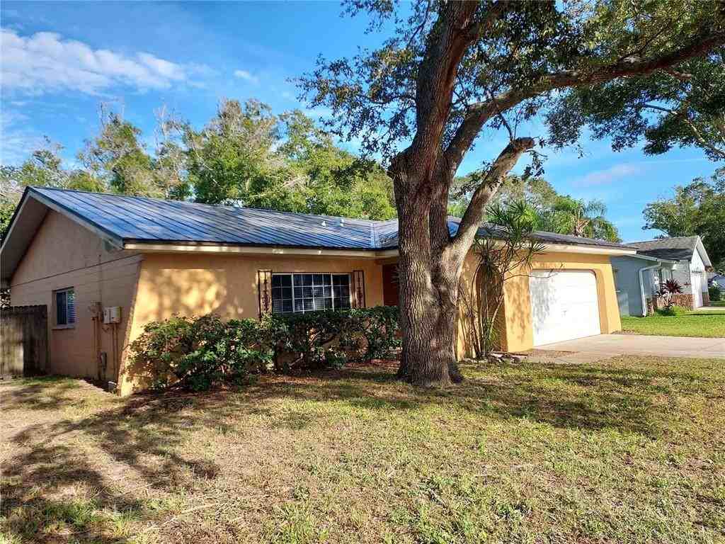 2001 Groveland Rd #2001 - Photo 2 of 23