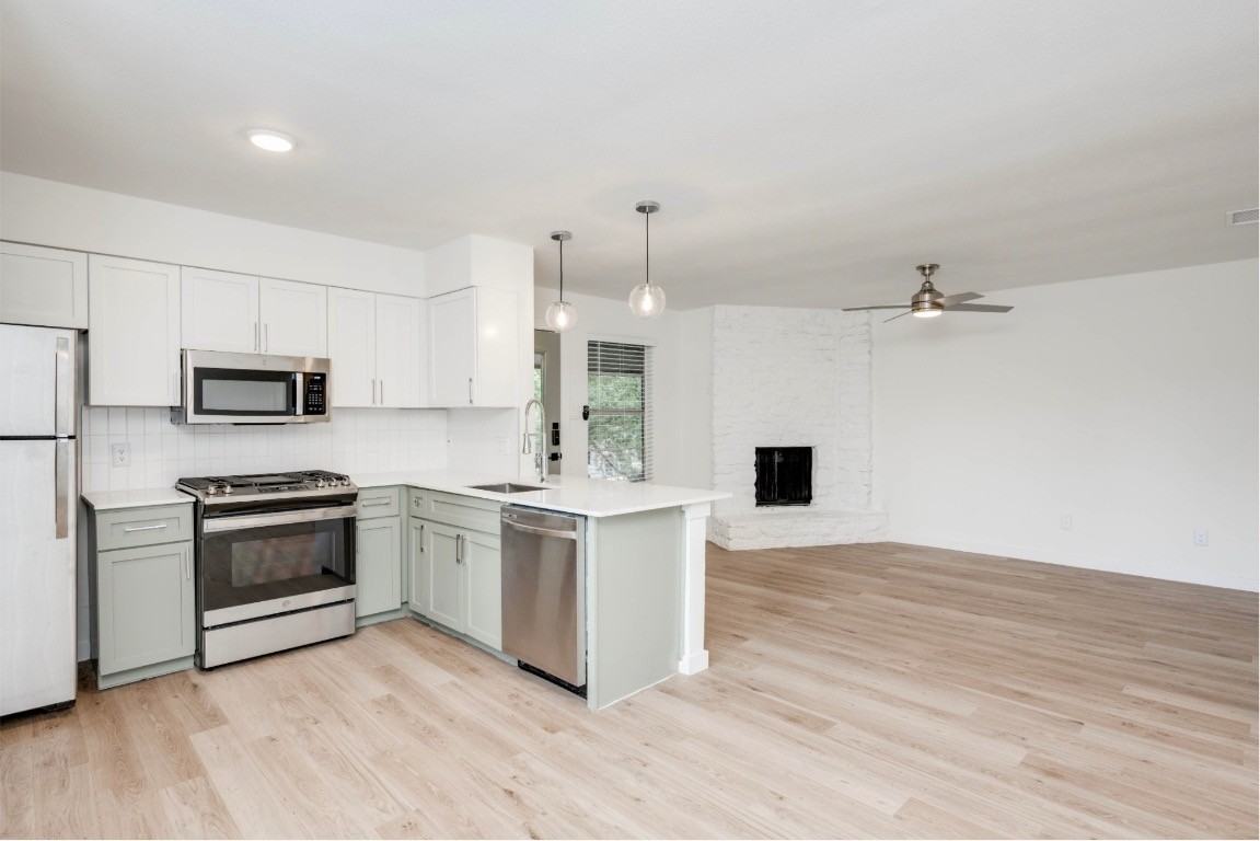 902 Airoso Cv #902C - Photo 2 of 8