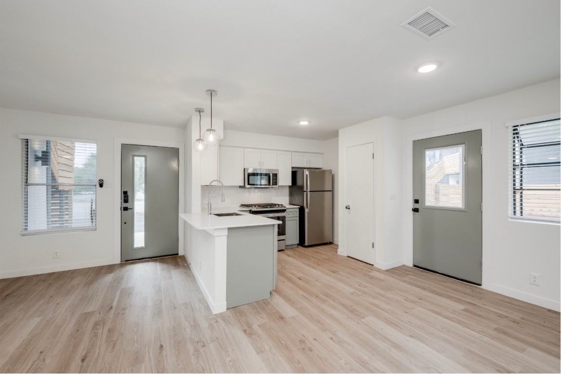 902 Airoso Cv #902C - Photo 7 of 8