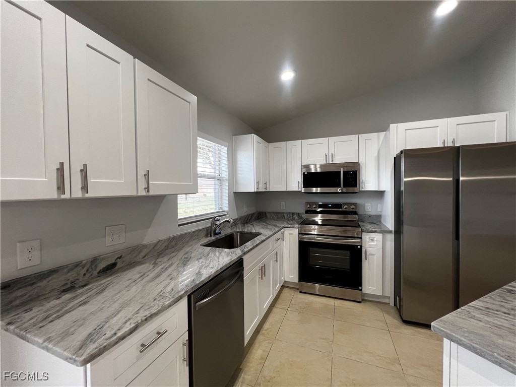 210 Manatee St #210 - Photo 6 of 34