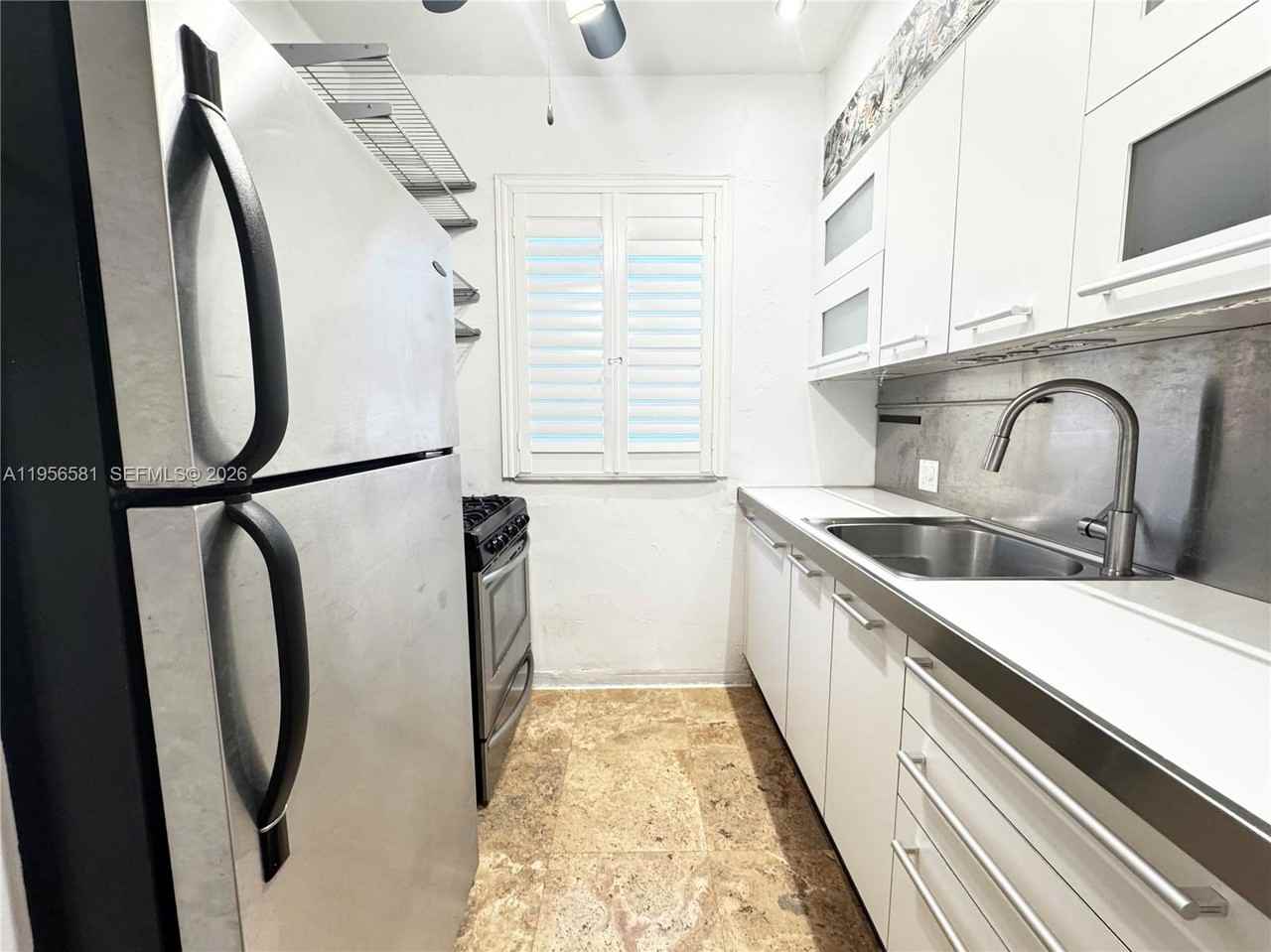 1056 Jefferson Ave #1056-16 - Photo 7 of 19