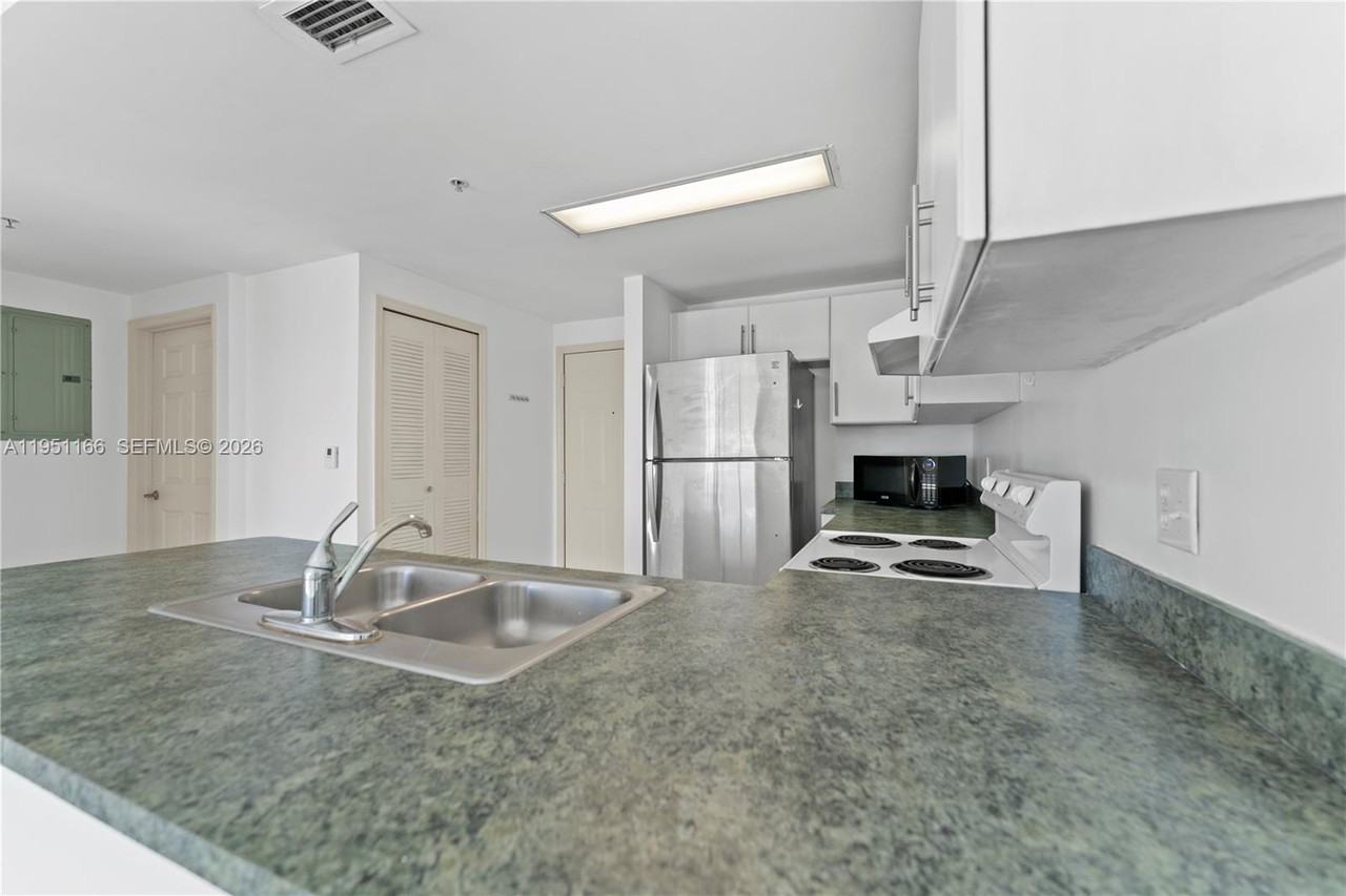 Miami Urban Acres #3410-706 - Photo 5 of 30