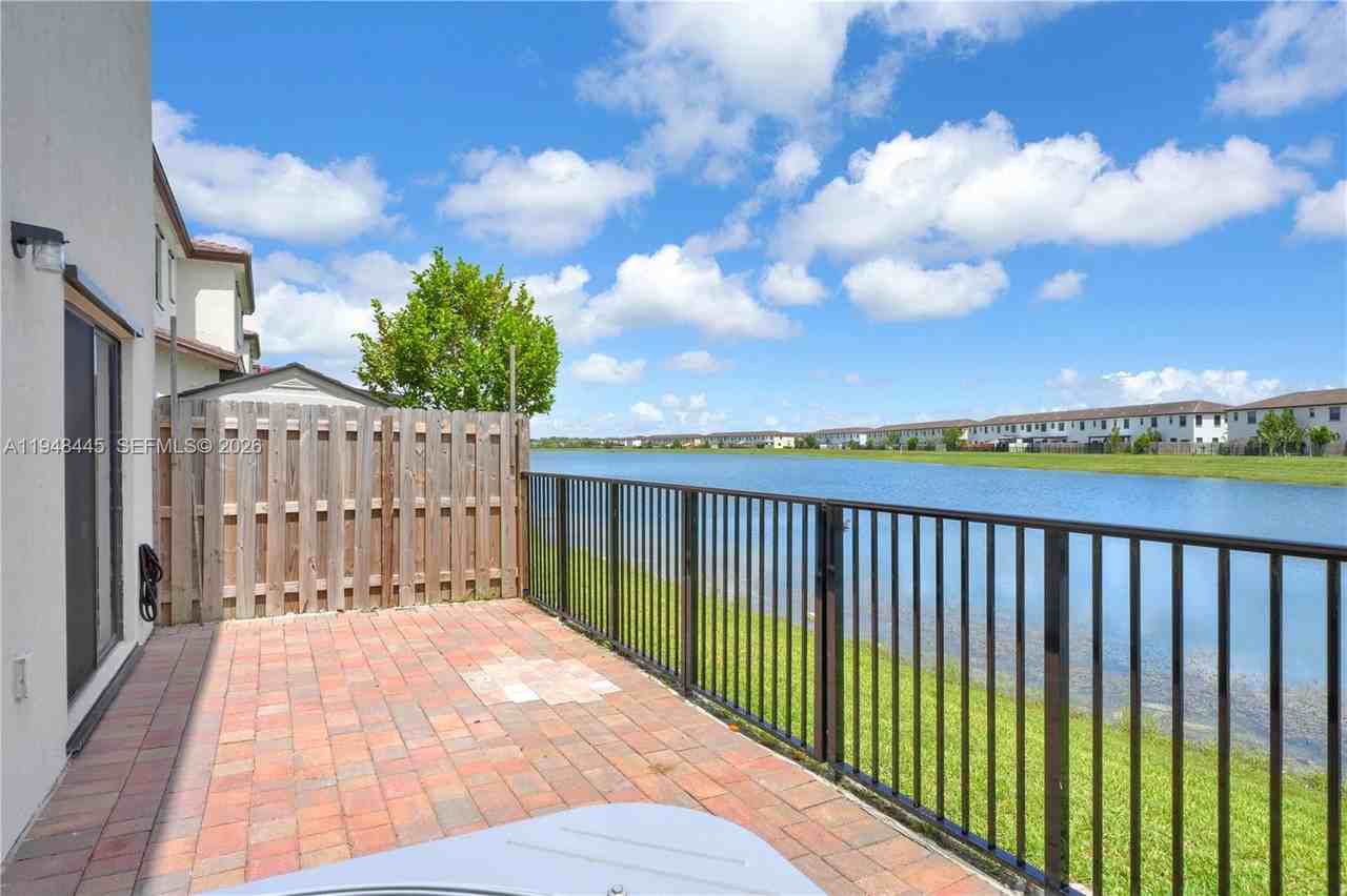 10011 Sw 231st Ln #10011 - Photo 3 of 21