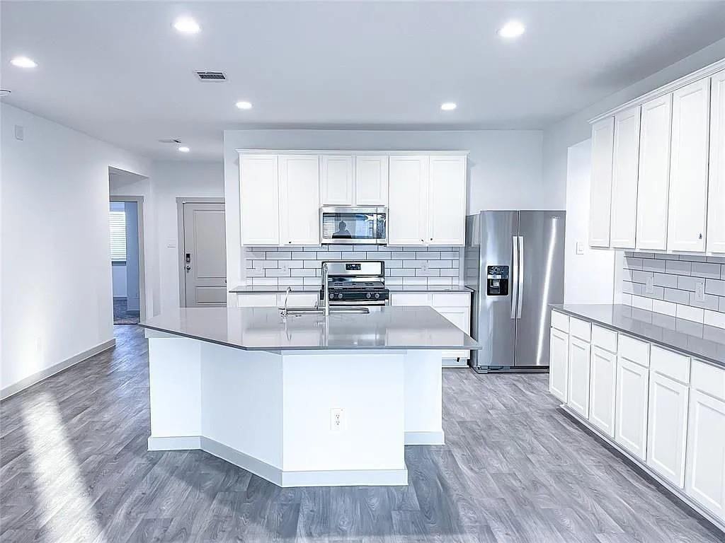 7822 Golden Rubia Ln #7822 - Photo 7 of 11